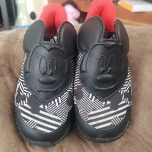 Size 6c mickey tennis shoes